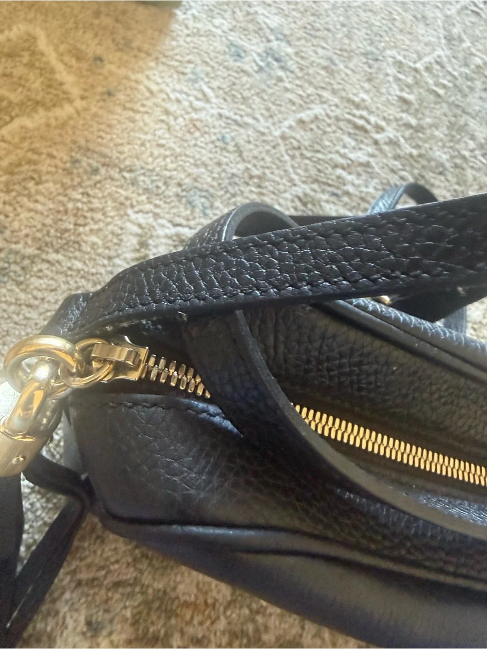 Authentic with receipt Gucci Black Pebbled Leather soho disco crossbody purse